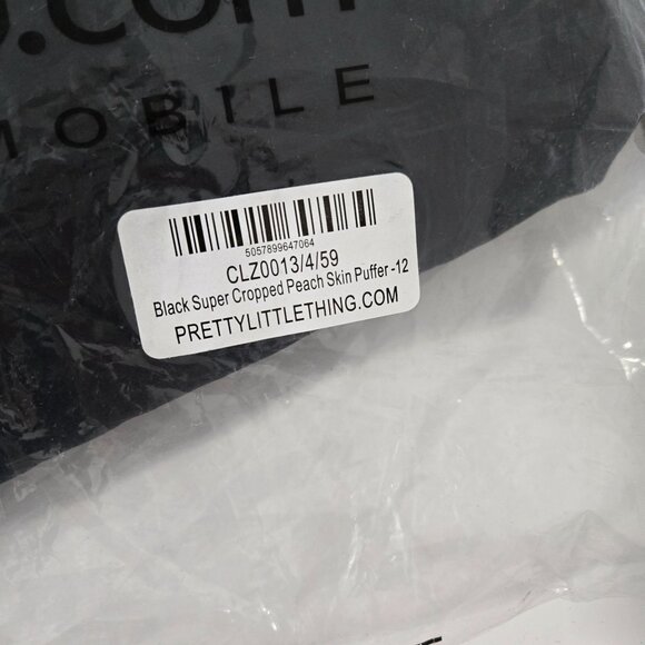PrettyLittleThing Black Super Cropped Peach Skin Puffer - Size UK 12 (US 8) - Picture 3 of 7